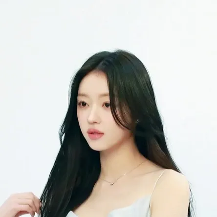 A moment captured by OH MY GIRL's fan