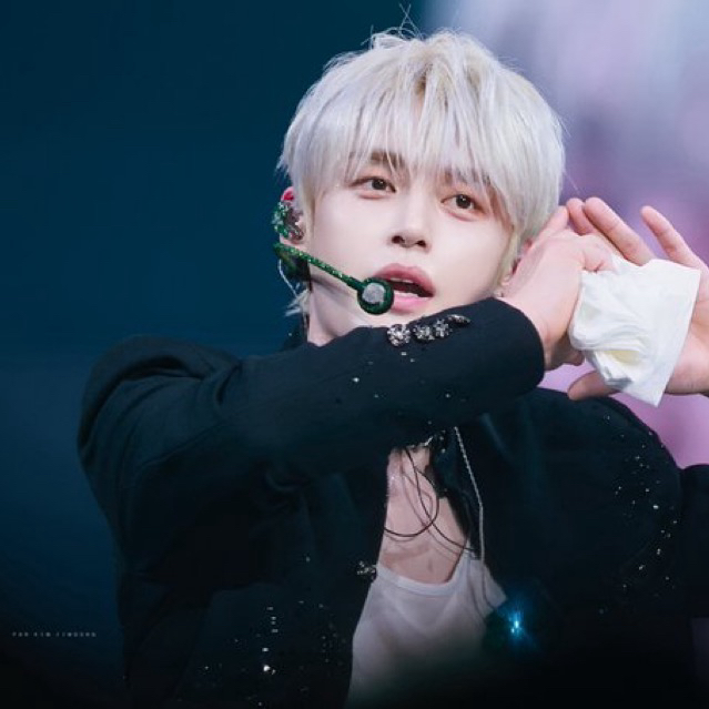 Foto aktivitas terbaru Kim Jiwoong (ZEROBASEONE)