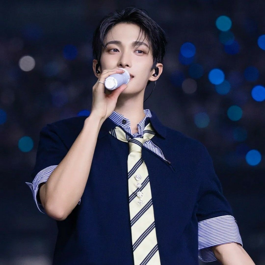 Latest photo of DK (SEVENTEEN)