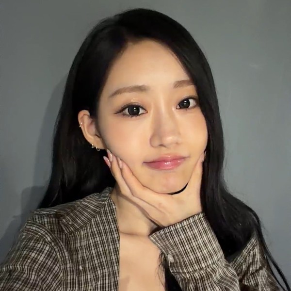 Shining profile picture of Julie (KISS OF LIFE) on today's Choeaedol