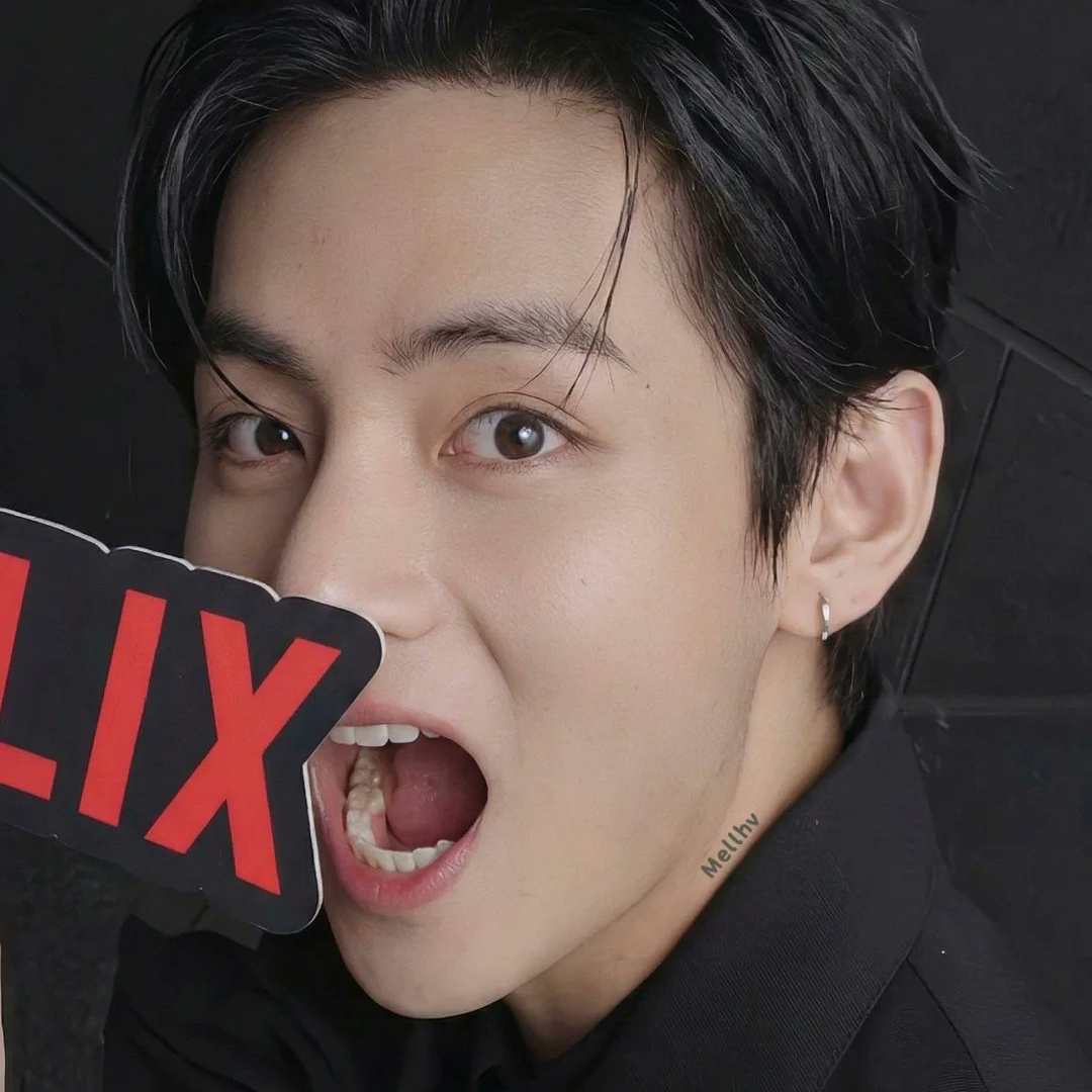 Latest photo of V (BTS)