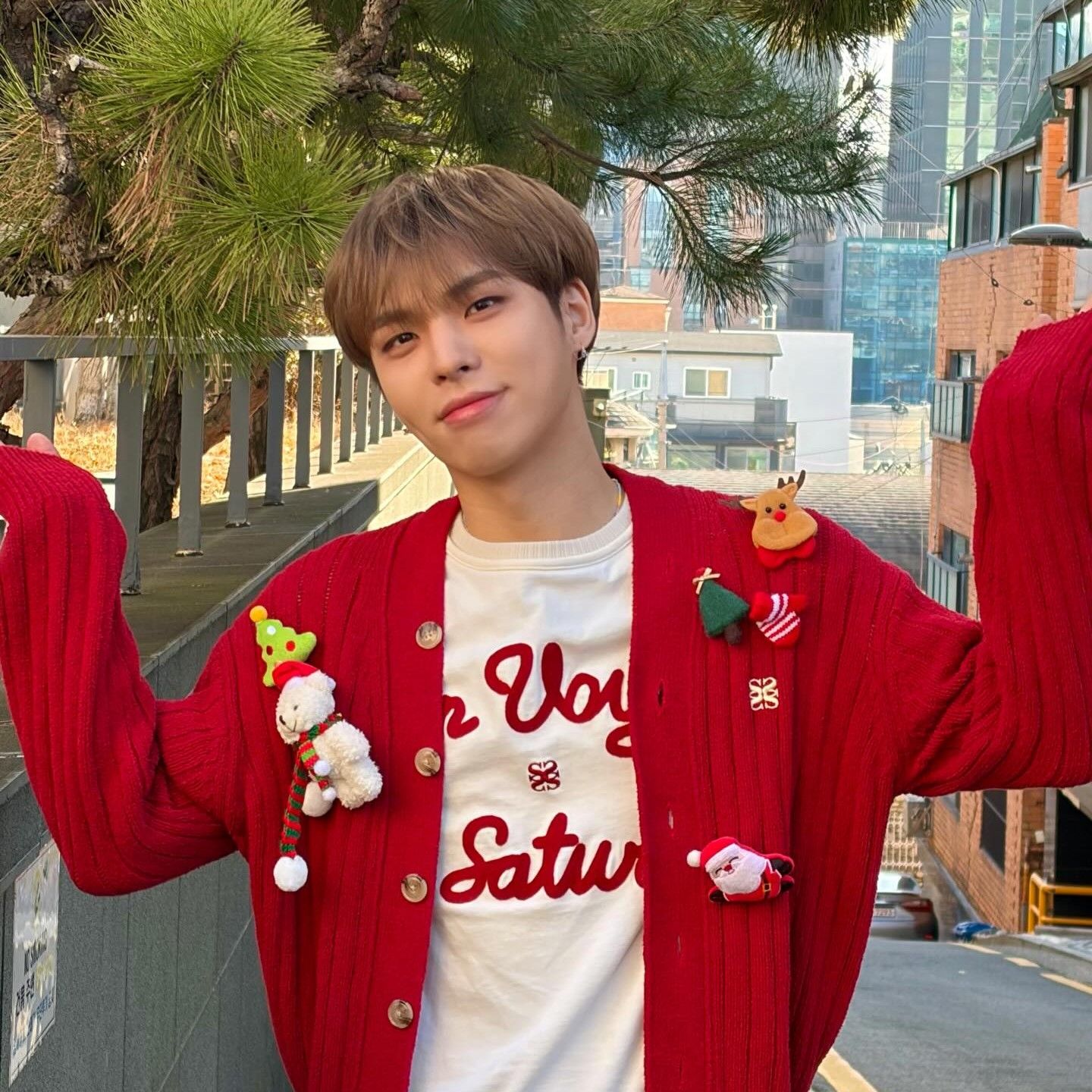 A moment captured by BX (CIX)'s fan