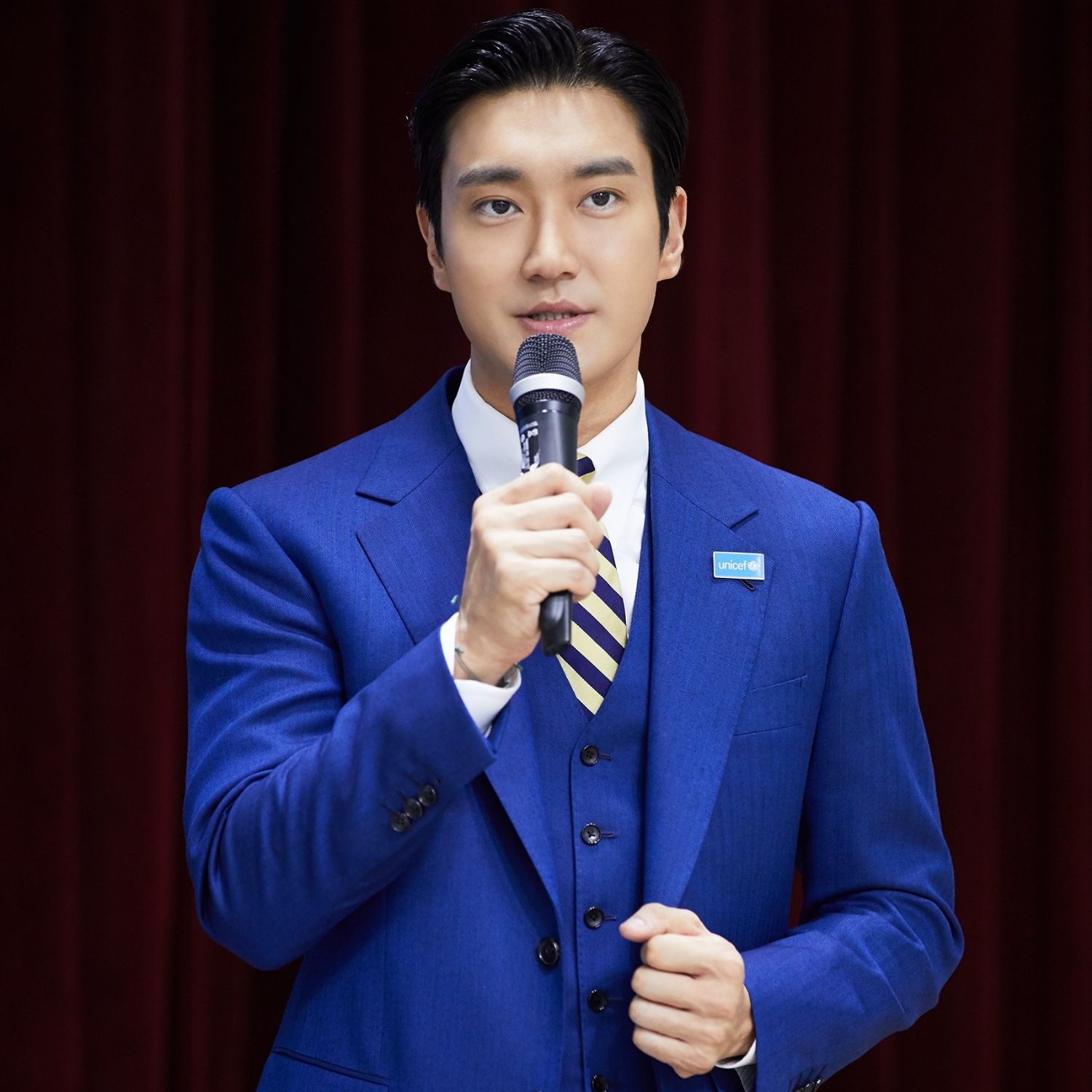 Behind-the-scenes cut of Super Junior