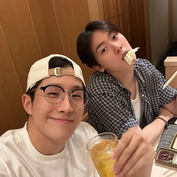 Behind-the-scenes cut of Jinjin (ASTRO)