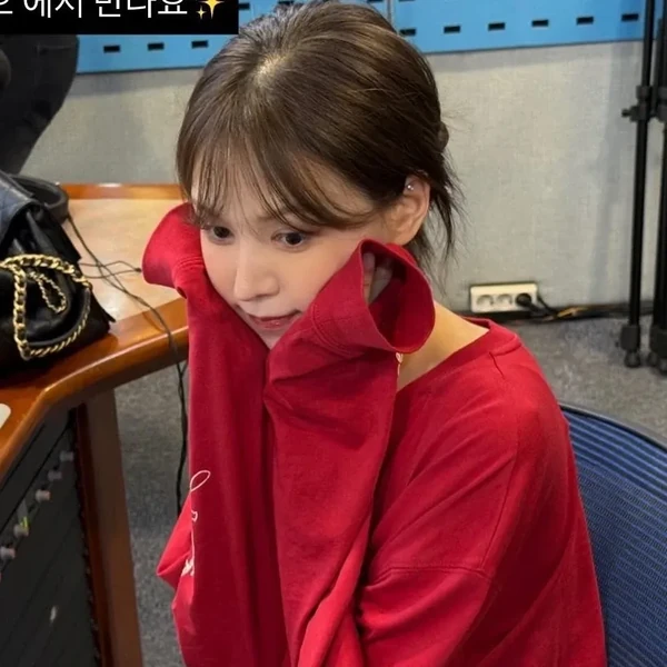 Signature photo of Wendy (Red Velvet) capturing their charm