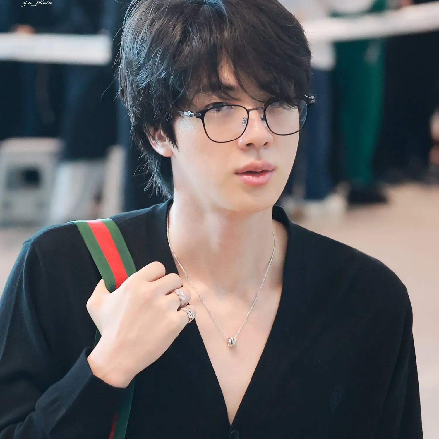 Foto aktivitas terbaru Jin (BTS)