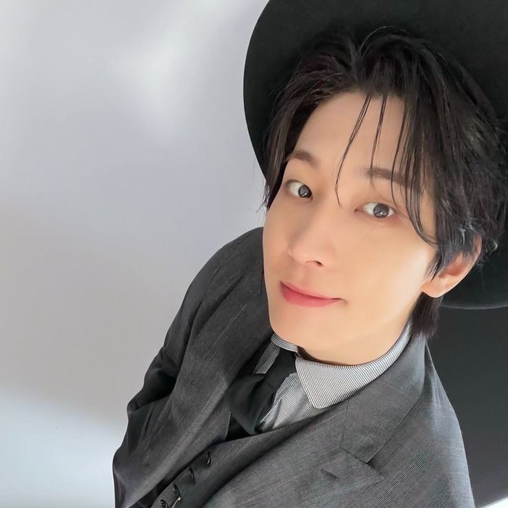 Latest photo of Wonwoo (SEVENTEEN)