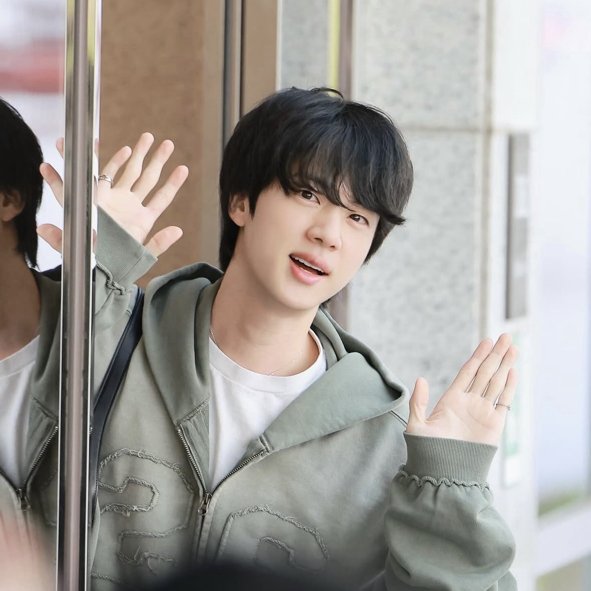 Foto terbaru Jin (BTS)