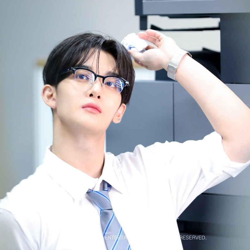 ペ・ジニョンの最近の活動写真