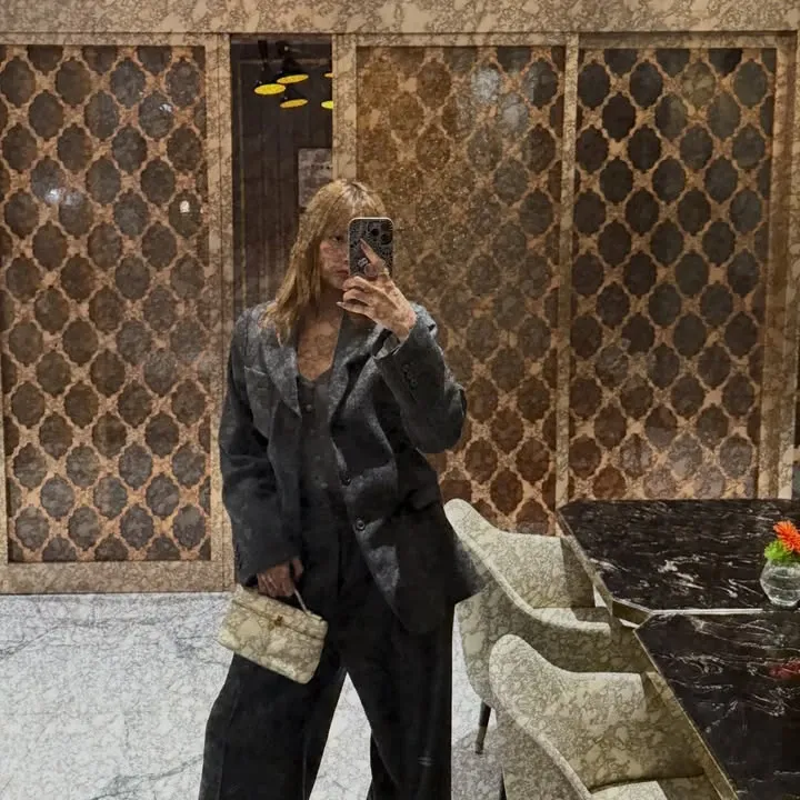Foto aktivitas terbaru Lisa (BLACKPINK)