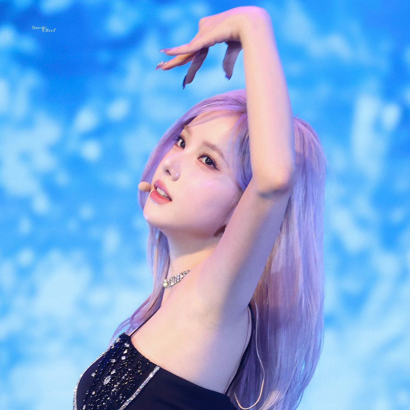 Momen yang diabadikan oleh penggemar VIVIZ