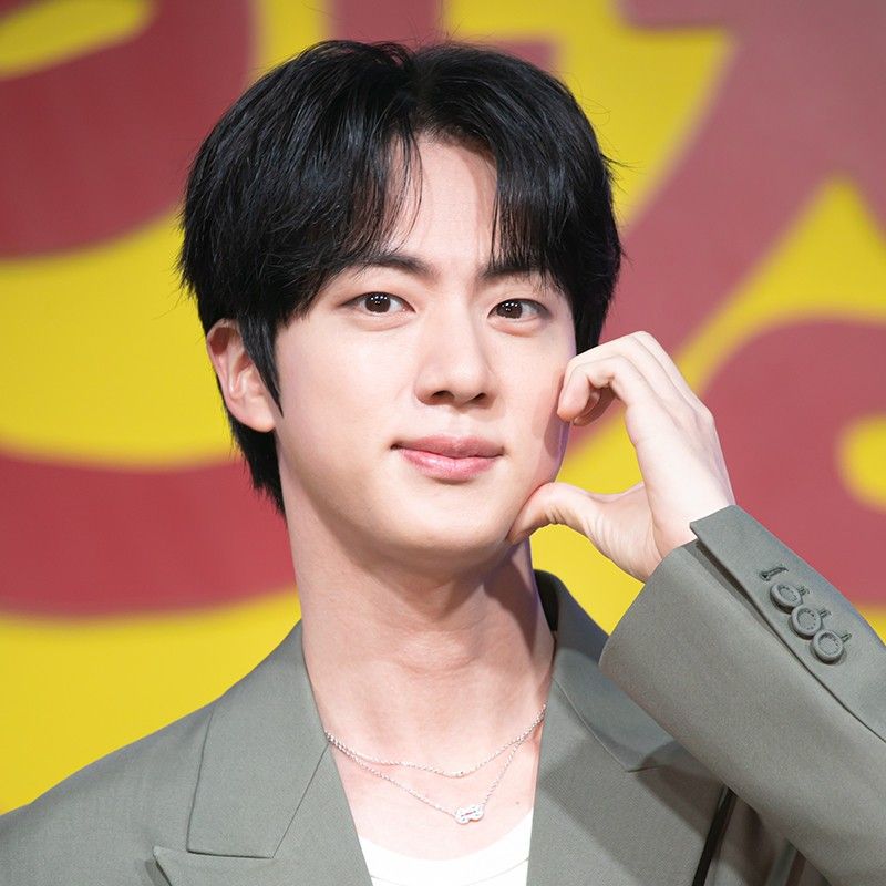 Momen yang diabadikan oleh penggemar Jin (BTS)