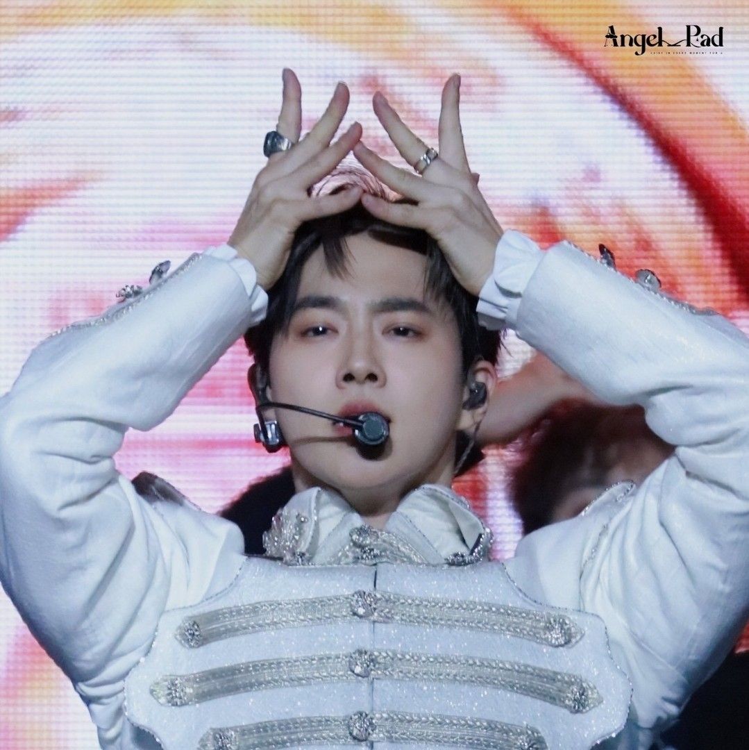 Behind-the-scenes cut of Suho (EXO)