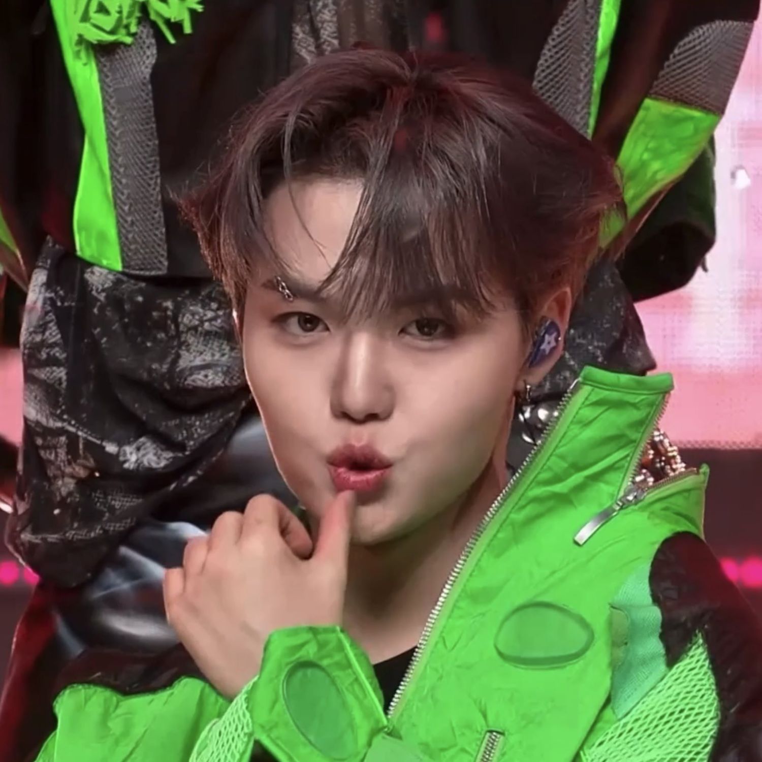 Latest photo of Doyoung (TREASURE)