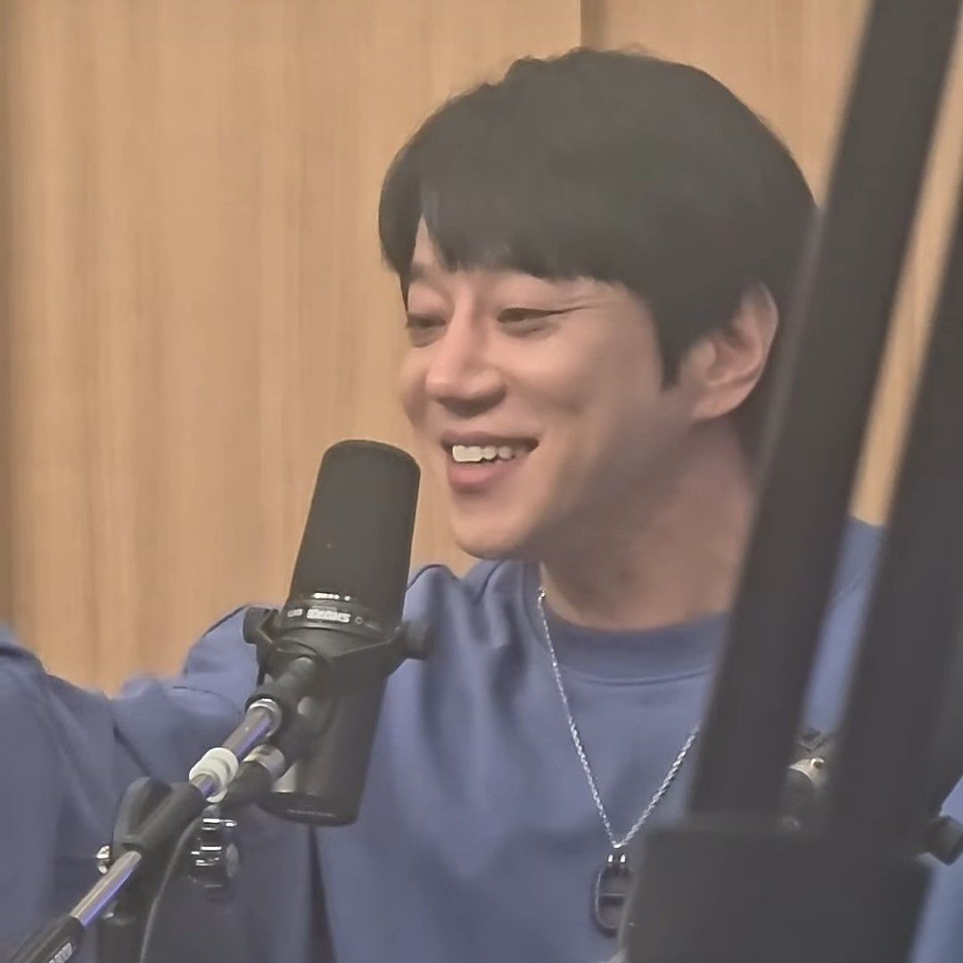 Recent activity shot of Hwang Chiyeol