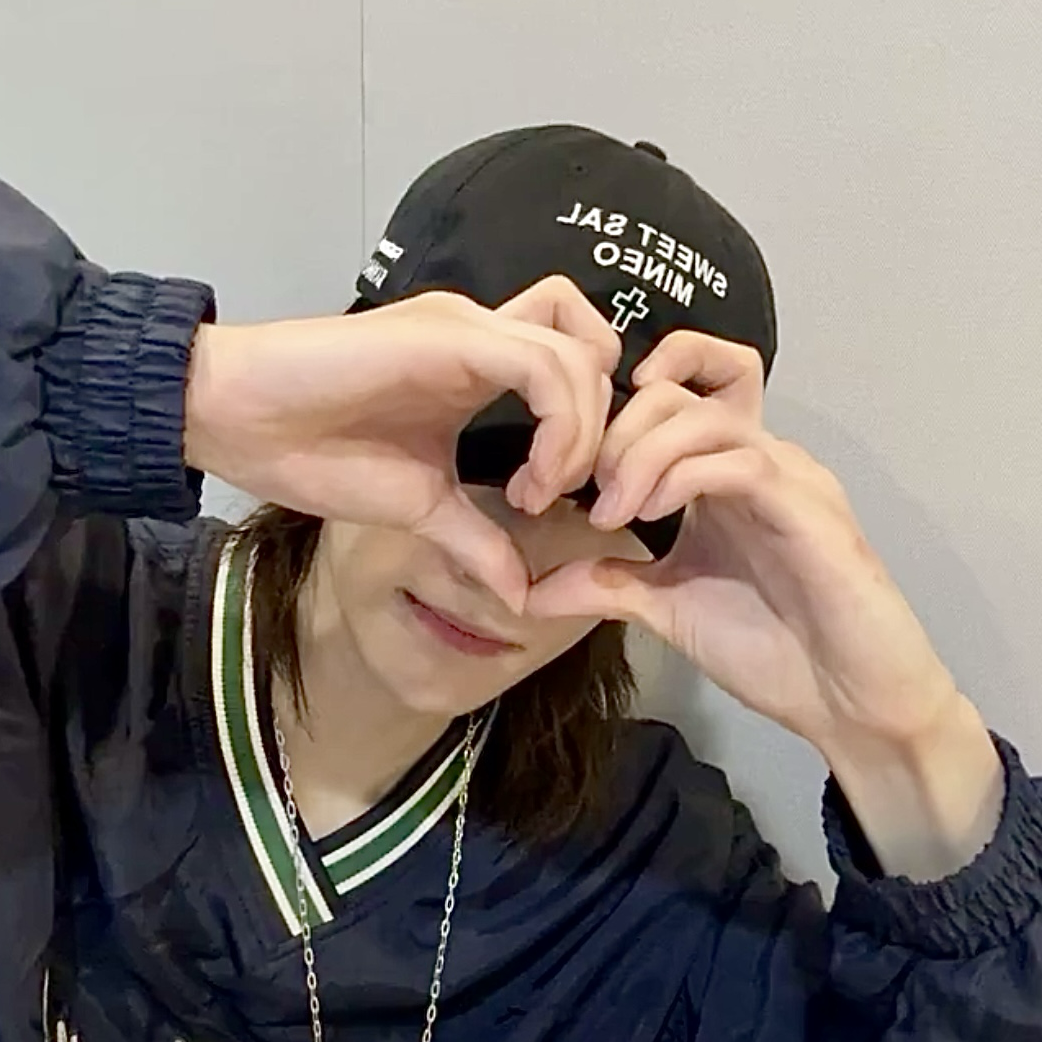 Behind-the-scenes cut of Hyunjin (Stray Kids)