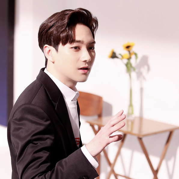 Behind-the-scenes cut of Aron