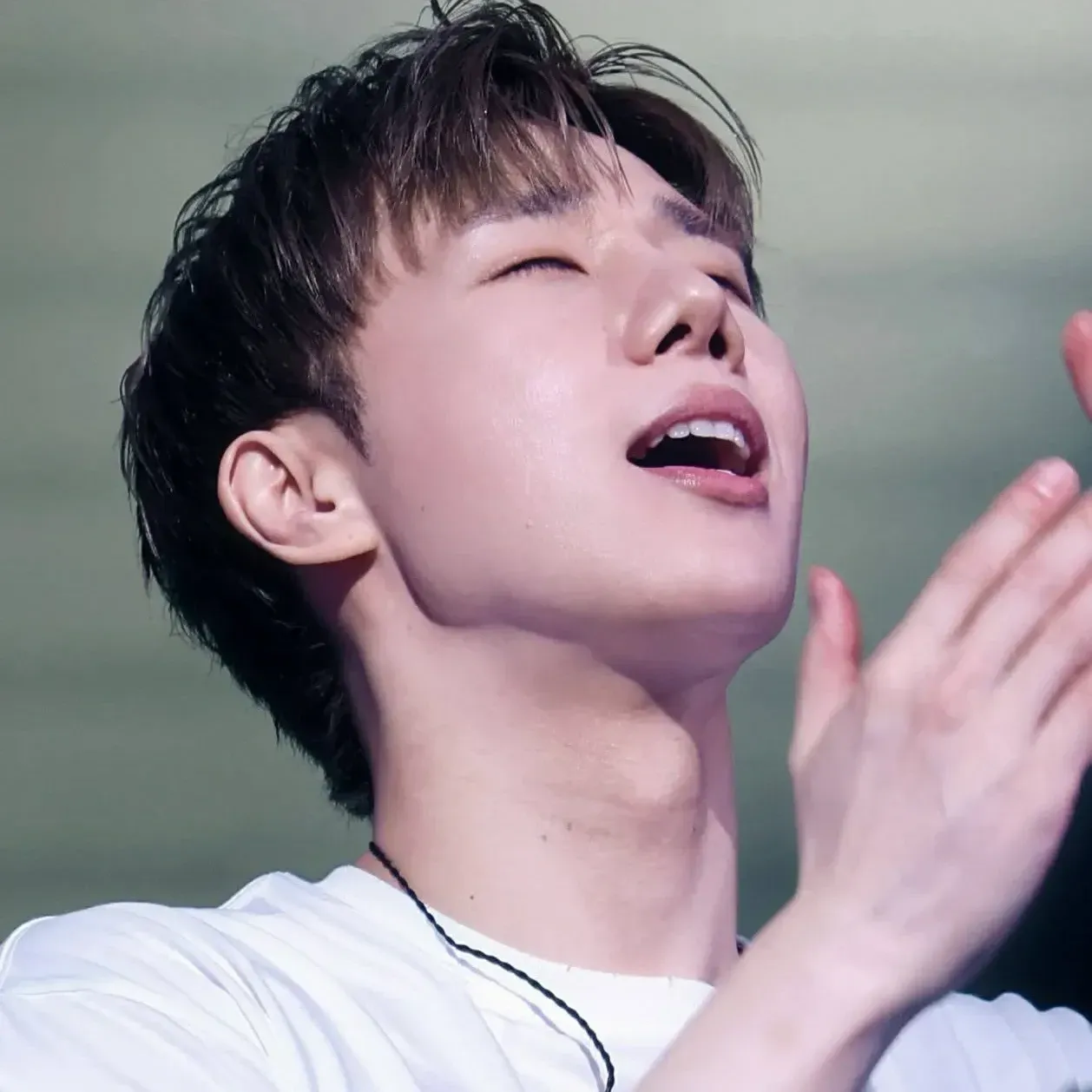 A moment captured by Sungkyu (INFINITE)'s fan