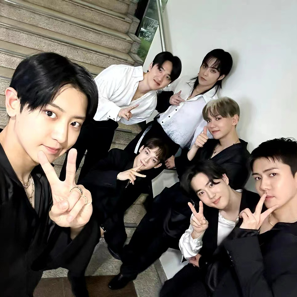 Behind-the-scenes cut of EXO