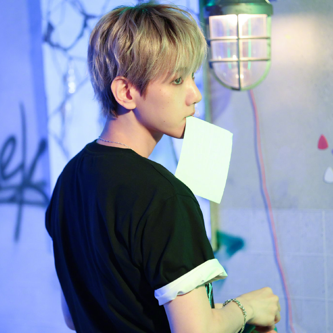 Momen yang diabadikan oleh penggemar Baekhyun (EXO)