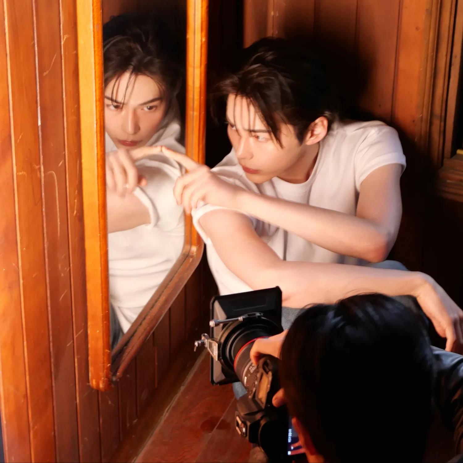 Behind-the-scenes cut of Sung Hanbin (ZEROBASEONE)