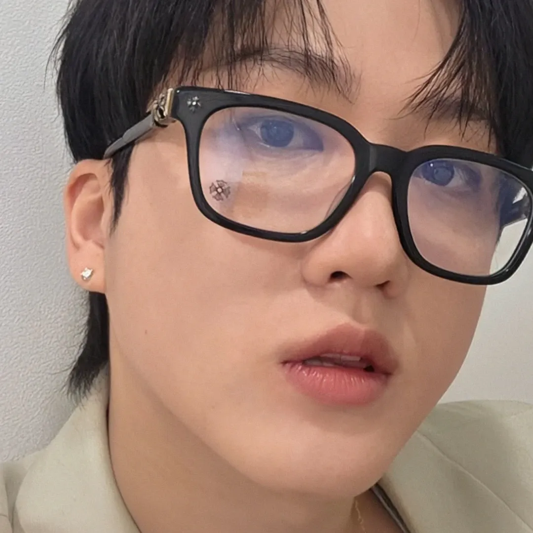 Behind-the-scenes cut of Changbin (Stray Kids)