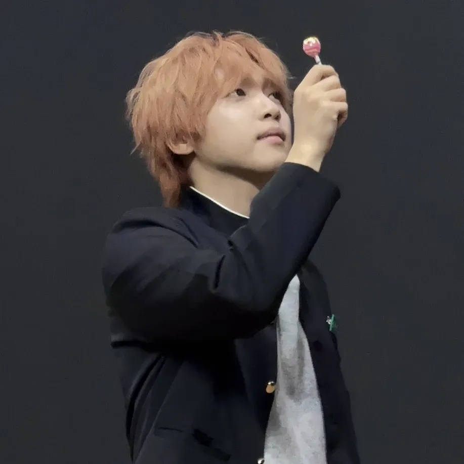 A moment captured by Jeong Sewoon's fan