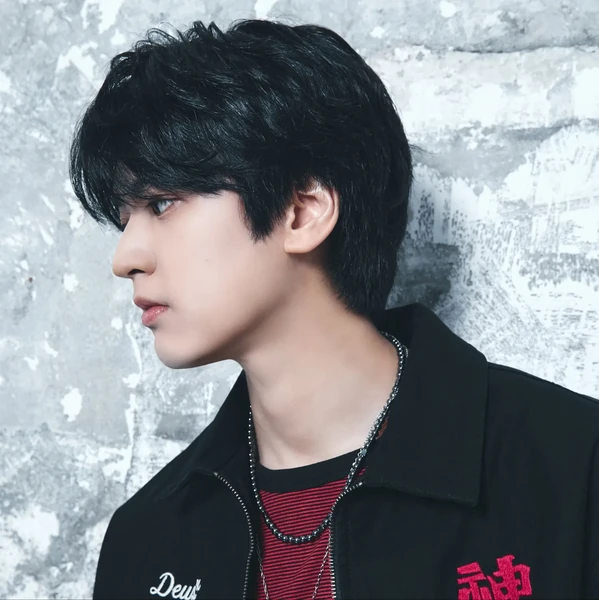 投票で選ばれたチャヌ (iKON)の人気プロフィール画像