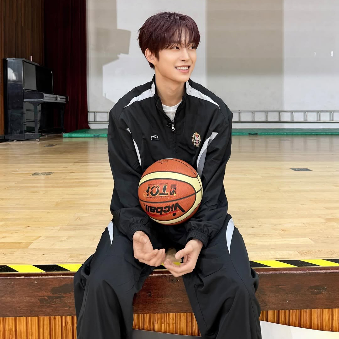 A moment captured by Kim Geonwoo (ALPHA DRIVE ONE)'s fan