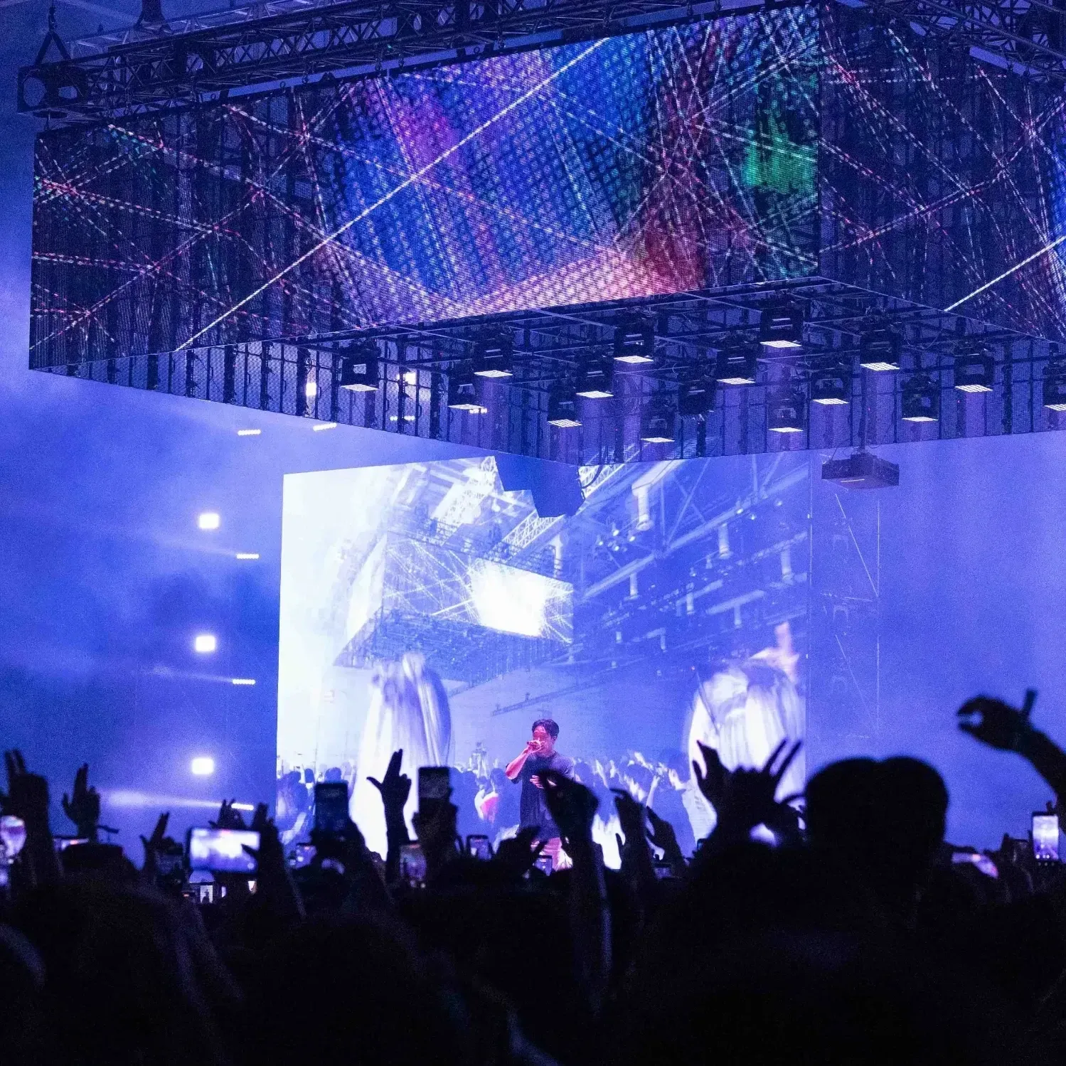 A moment captured by BOBBY (iKON)'s fan