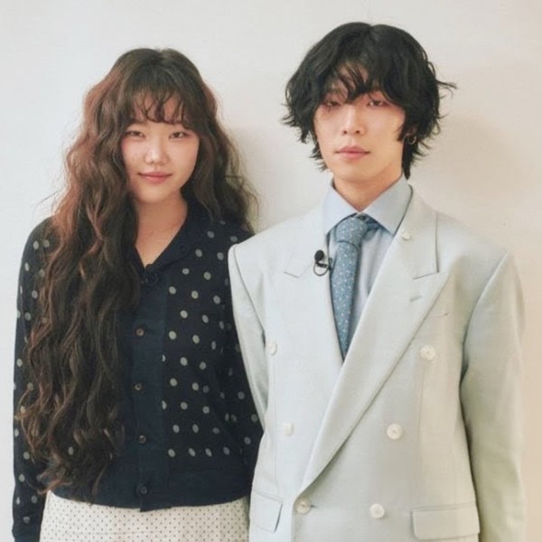 Foto perwakilan AKMU yang bersinar hari ini di Choeaedol