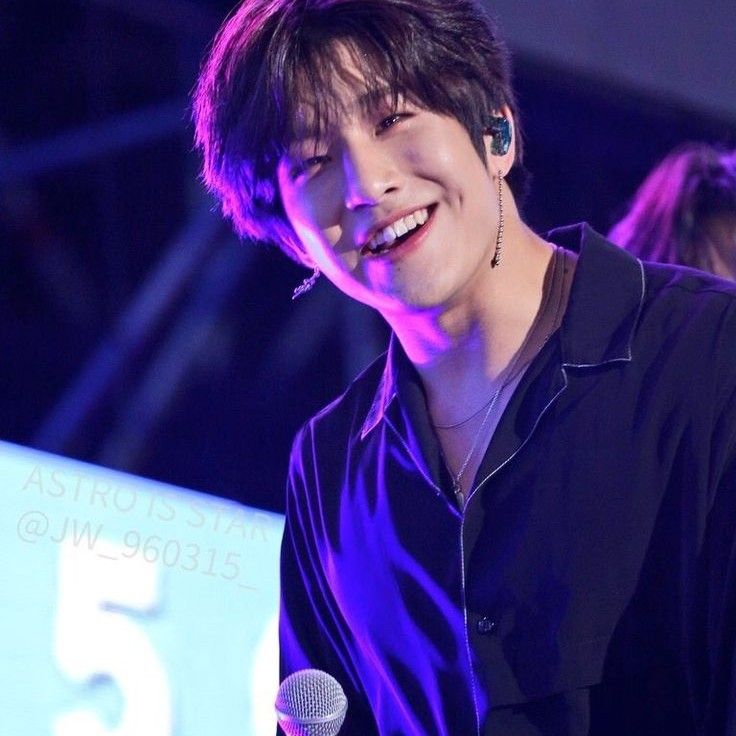 A moment captured by Jinjin (ASTRO)'s fan