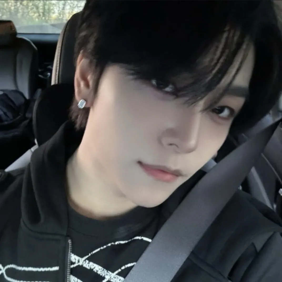 Behind-the-scenes cut of He Xinlong (ALPHA DRIVE ONE)