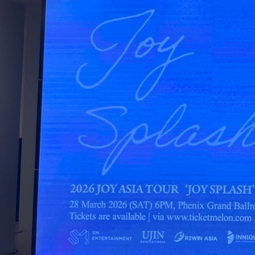 A moment captured by Joy (Red Velvet)'s fan