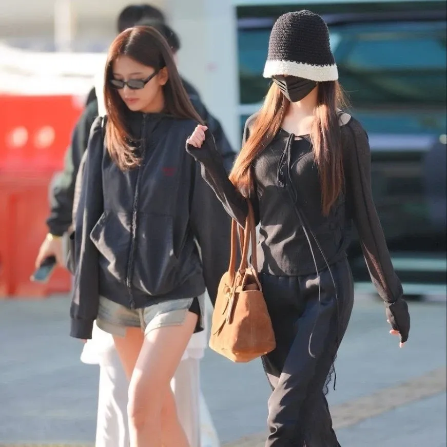 A moment captured by IVE's fan