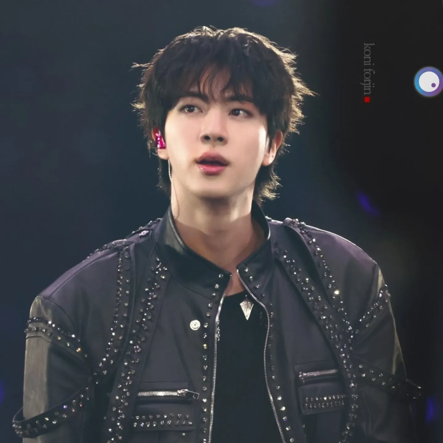 Foto aktivitas terbaru Jin (BTS)