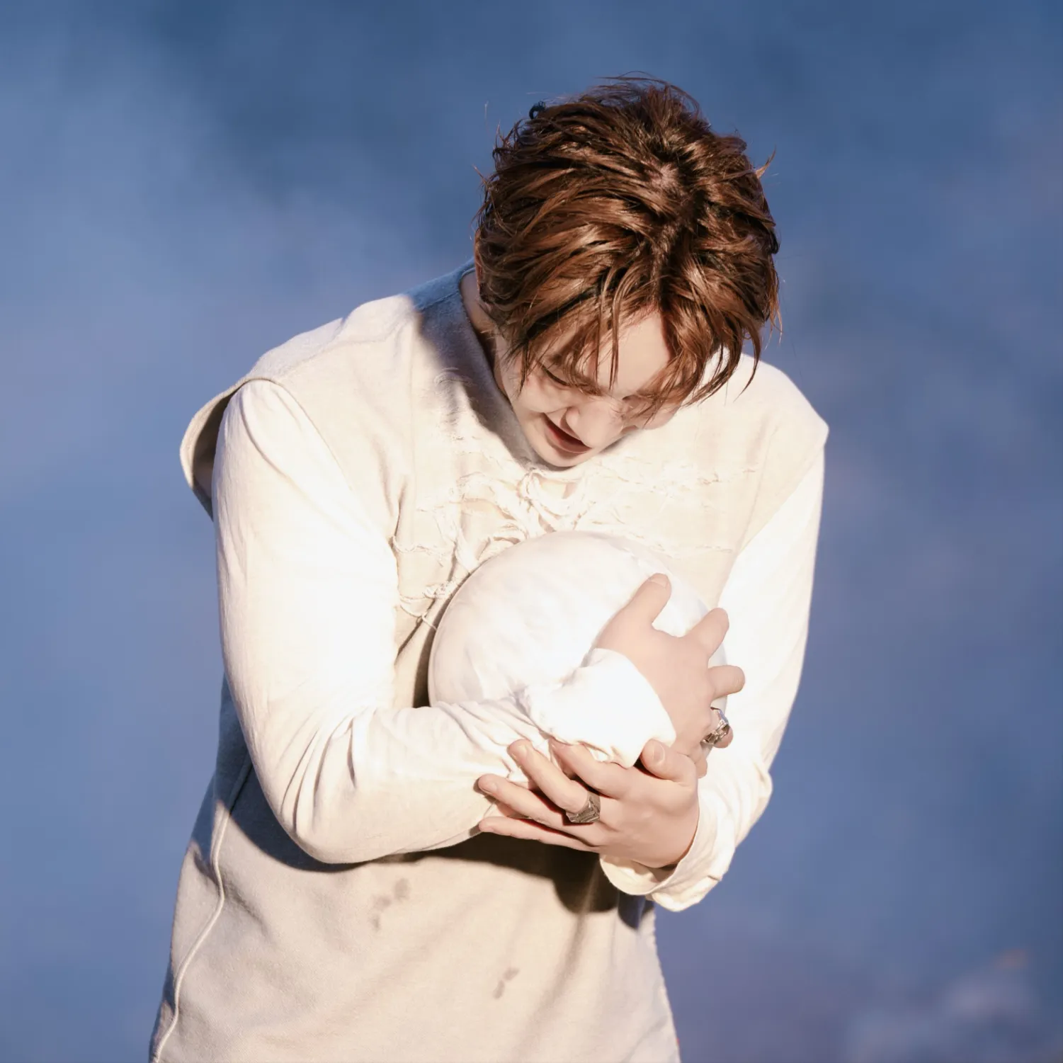 A moment captured by Onew (SHINee)'s fan