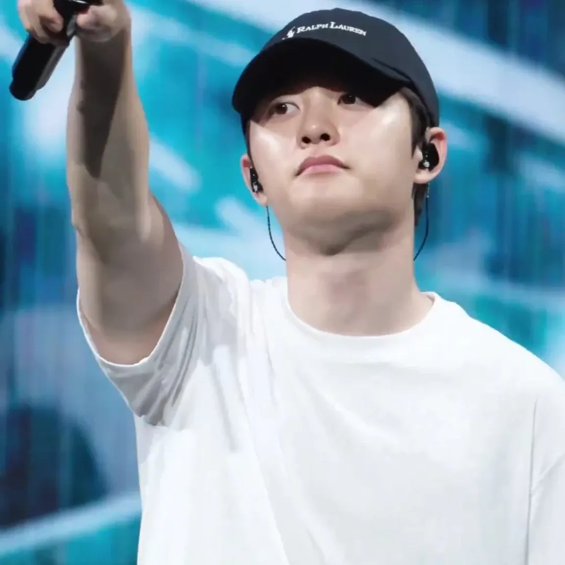 Foto aktivitas terbaru D.O. (EXO)