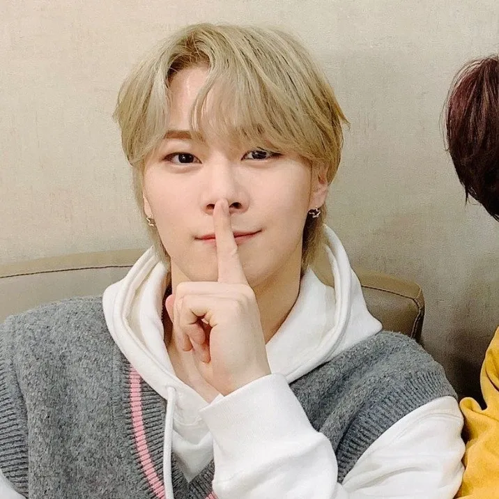 Behind-the-scenes cut of Moonbin (ASTRO)