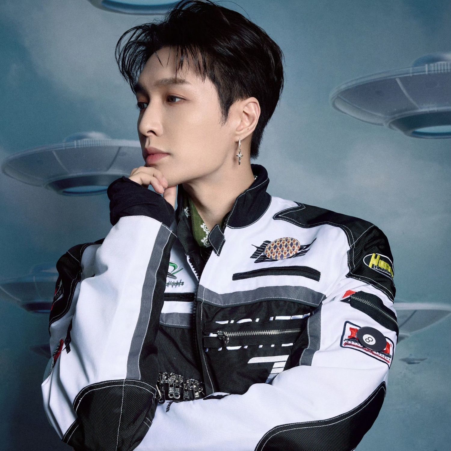 Recent activity shot of Lay (EXO)