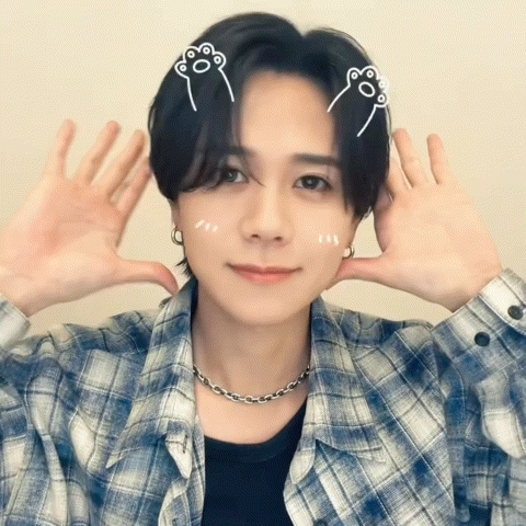 Recent activity shot of Fujimaki Kyosuke (INI)