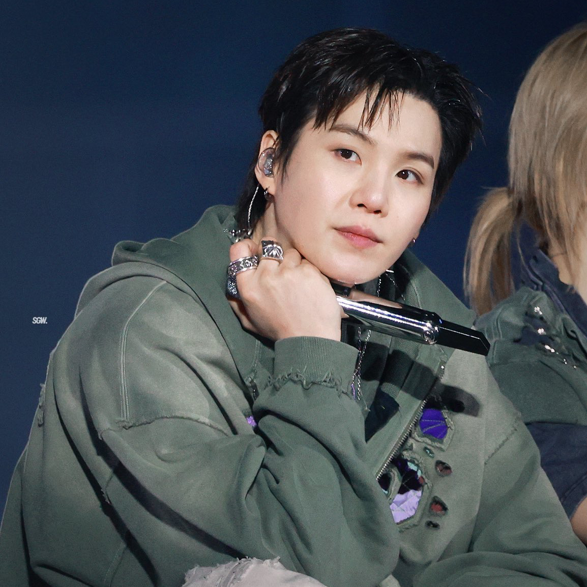 Foto aktivitas terbaru SUGA (BTS)