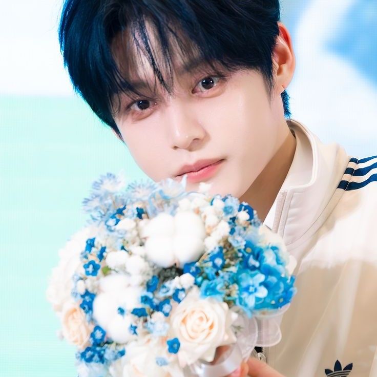 金地雄 (ZEROBASEONE)的最新活動照片