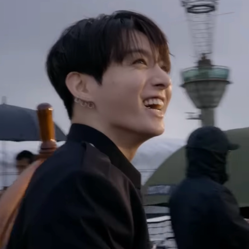 Foto aktivitas terbaru Jungkook (BTS)