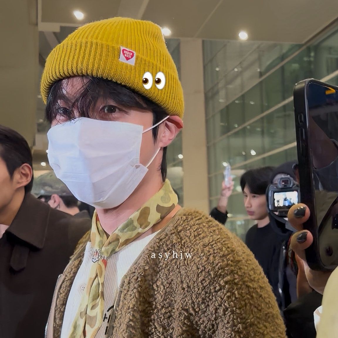 Momen yang diabadikan oleh penggemar j-hope (BTS)