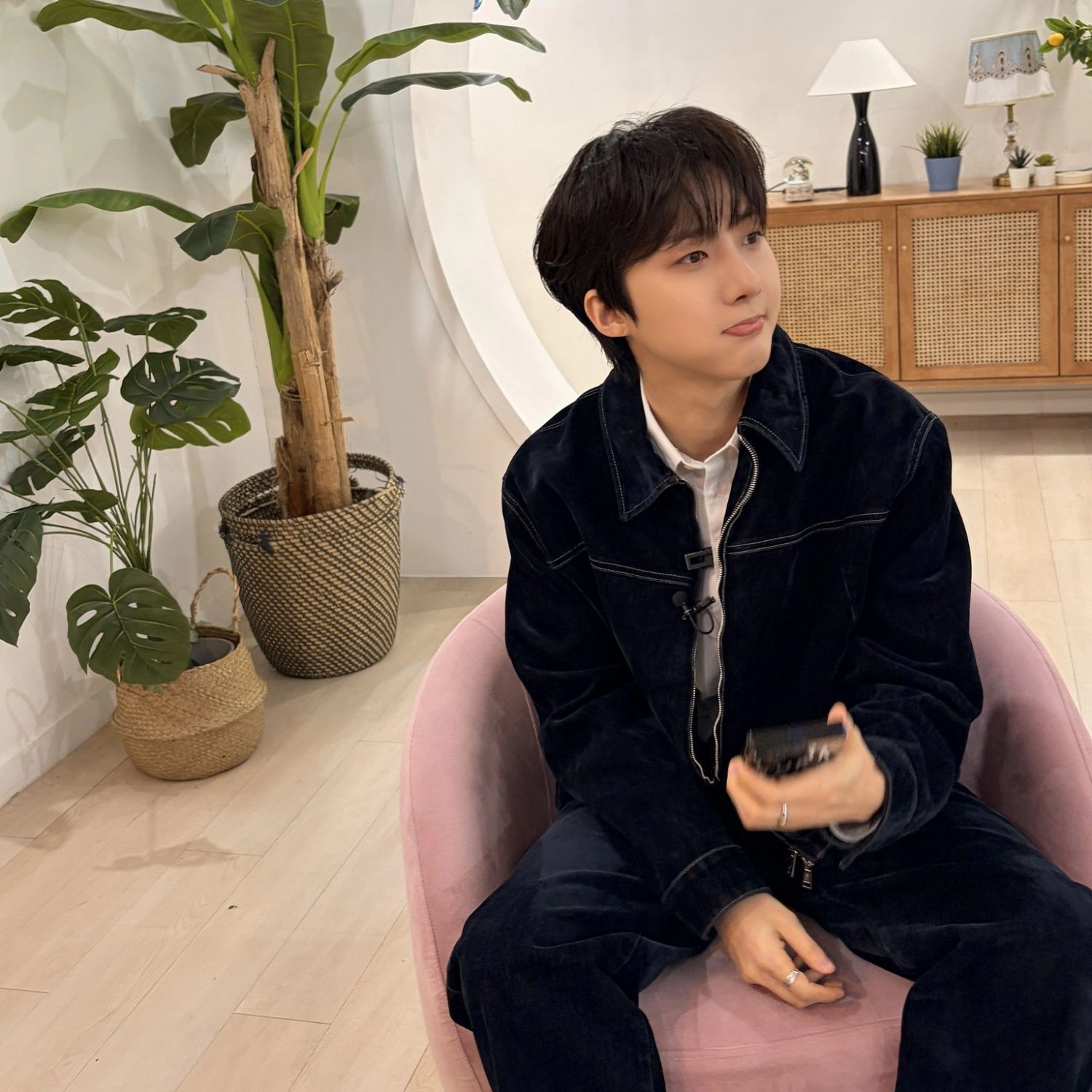 Behind-the-scenes cut of Hui (PENTAGON)