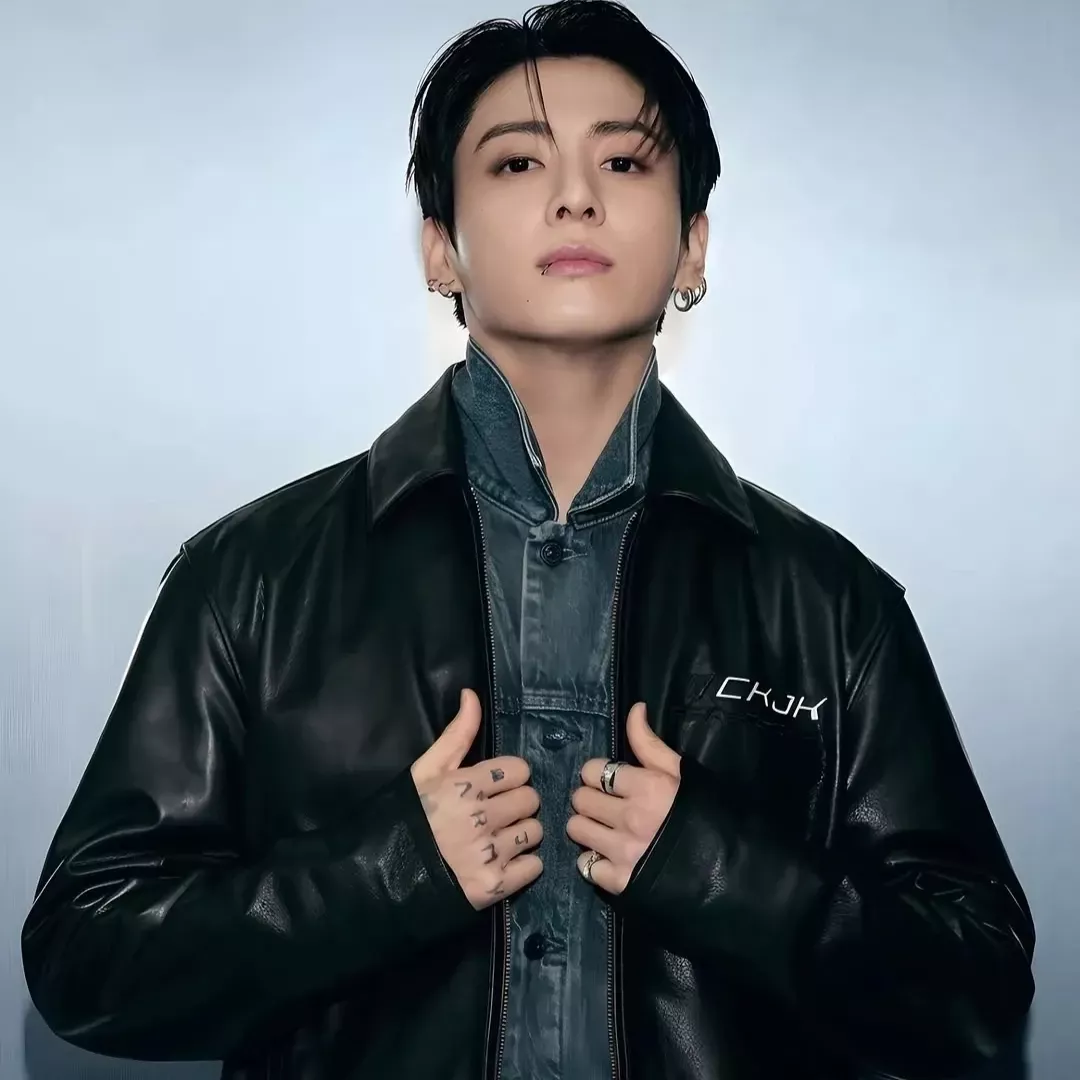 Foto aktivitas terbaru Jungkook (BTS)