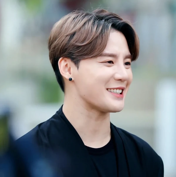 Popular profile image of Kim Junsu (JX) selected by votes