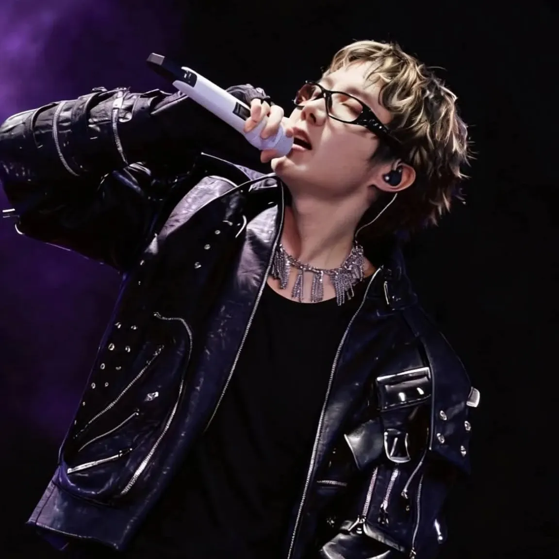 Foto terbaru j-hope (BTS)