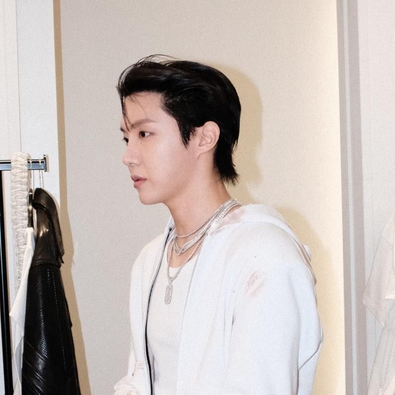 Momen yang diabadikan oleh penggemar j-hope (BTS)